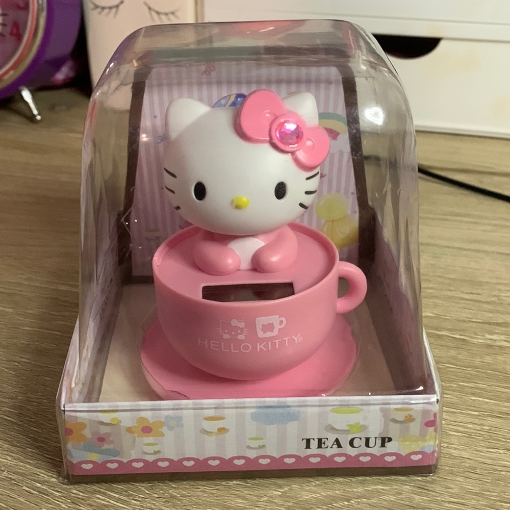 hello kitty bobble head